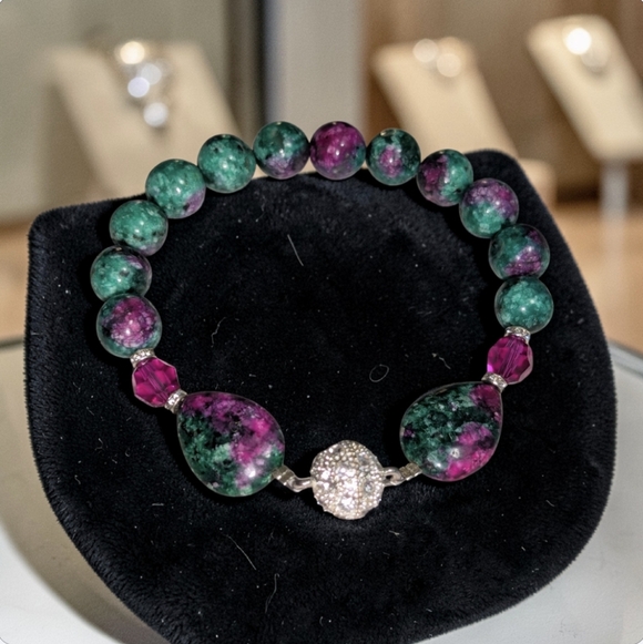 Hand Crafted Green & Pink Ruby Zoisite Beaded Bracelet with Crystal Clasp - Picture 3 of 4